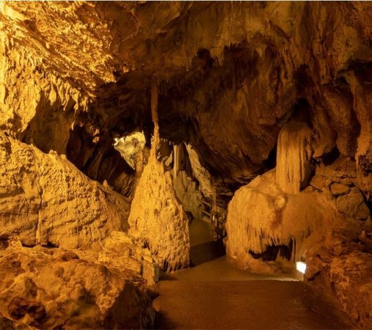 Grotte de Cerdon